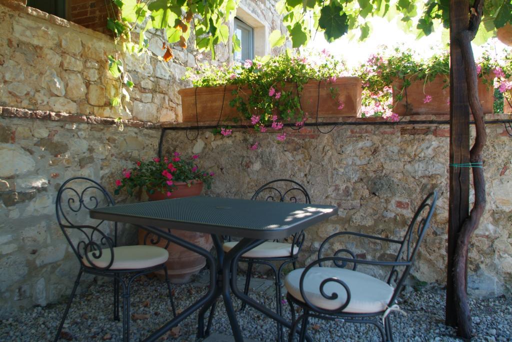 Agriturismo Podere Alberese Asciano Cameră foto