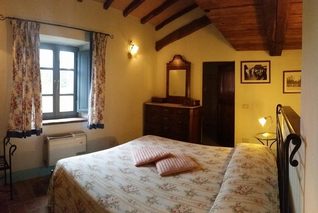 Agriturismo Podere Alberese Asciano Cameră foto