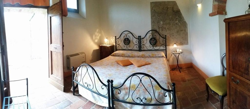 Agriturismo Podere Alberese Asciano Cameră foto